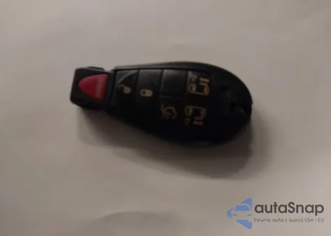 2010 Chrysler Town & Country Touring из США, поврежденный, VIN 2A4RR5D12AR271771